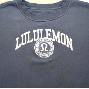 💙LULULEMON 🤍EXCELLENT CONDITION LOGO CREWNECK SWEATSHIRT, POSSIBLY AN XL